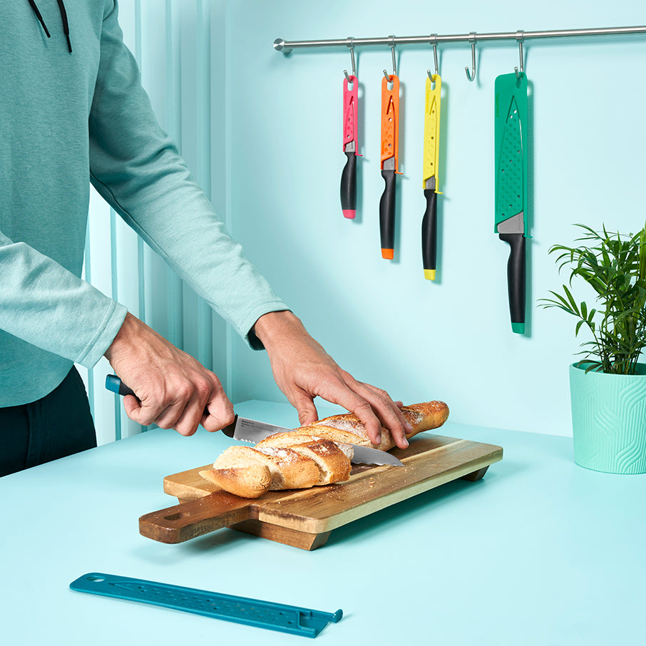 Tupperware® Amazing Series Serrated Bread Knife & Locking Sheath - Image 3