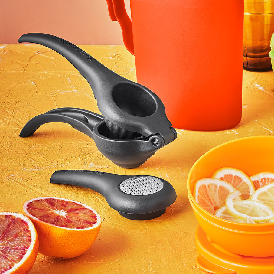 Tupperware? Zest 'N Press? Gadget | Hand-Held Citrus Squeezer & Zester - Image 7